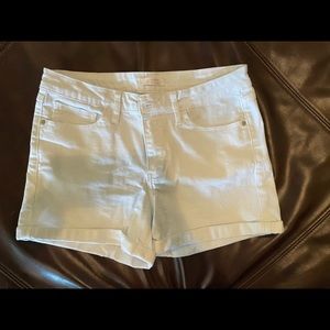 LC Lauren Conrad white shorts. Size 8.